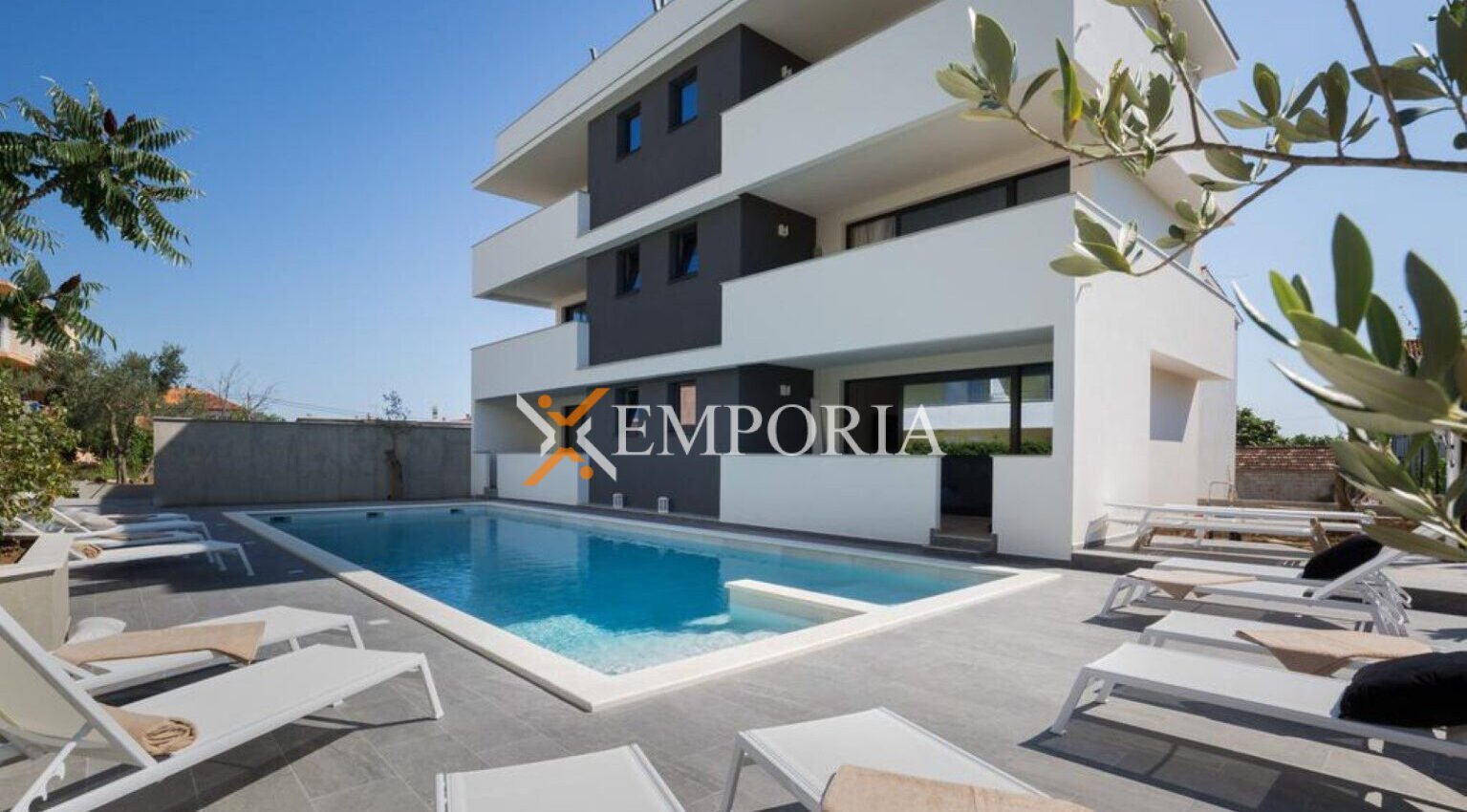 Business property B128 – Zadar, Plovanija