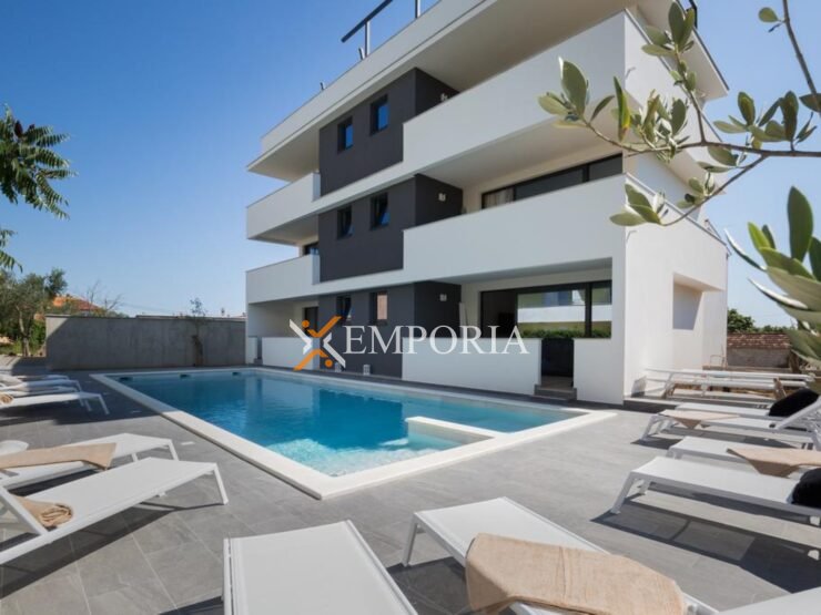 Business property B128 – Zadar, Plovanija
