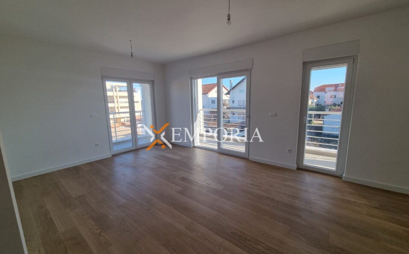 Flat F1044 – Zadar, Plovanija