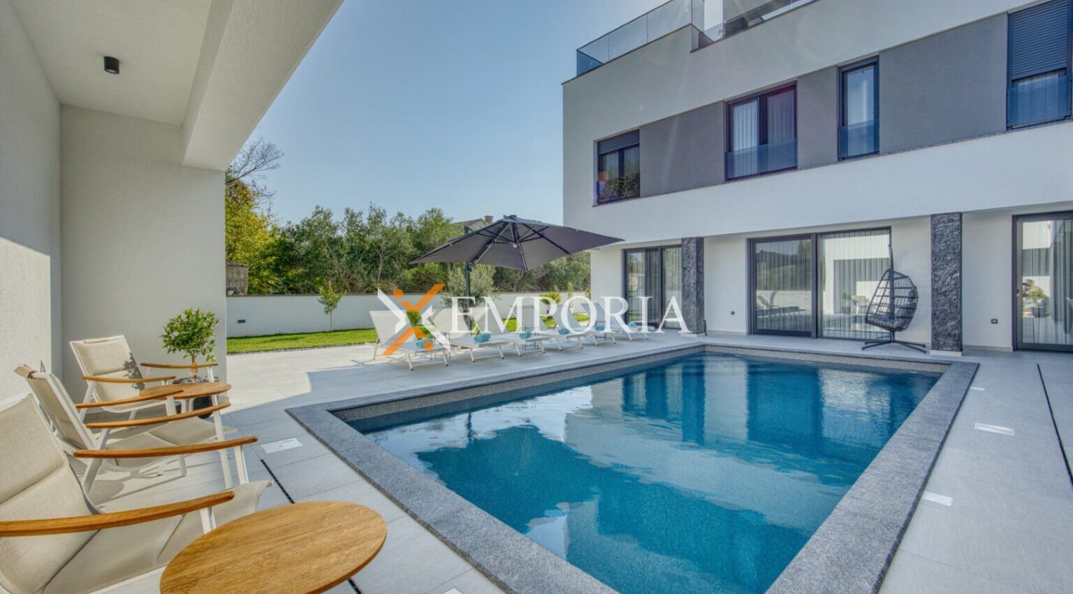 House H614 – Nin, Zaton