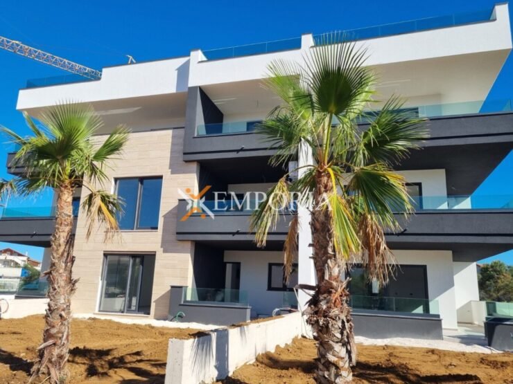 Flat F1200 – Zadar, Crvene kuće