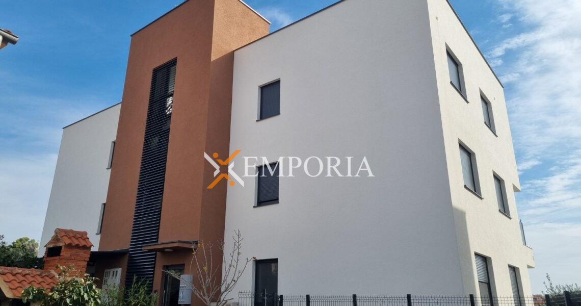 Flat F1159 – Zadar, Plovanija Flat F1159 – Zadar, Plovanija
