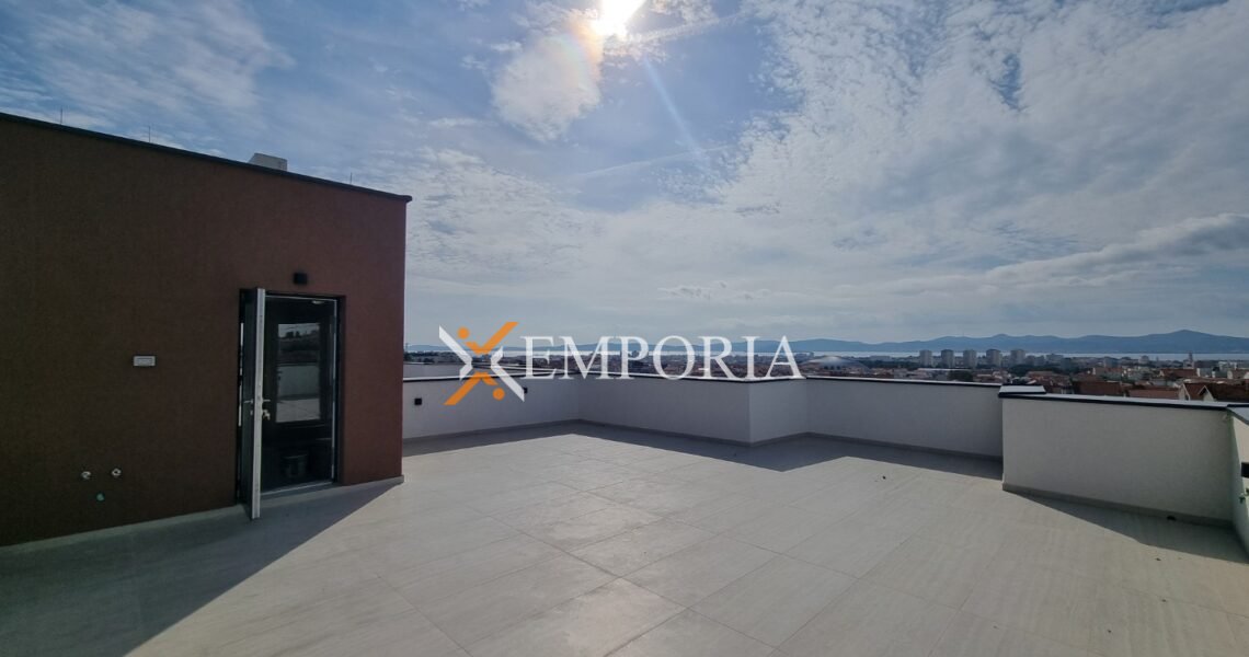 Flat F1157 – Zadar, Plovanija