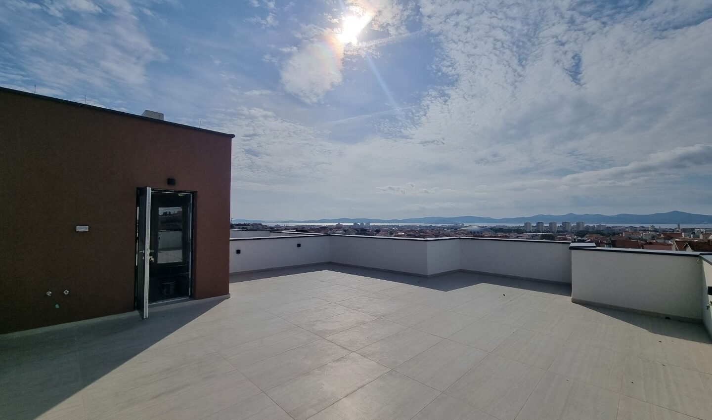 Flat F1157 – Zadar, Plovanija