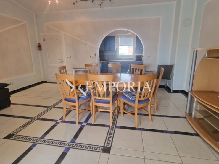 Apartment A1495 – Vir