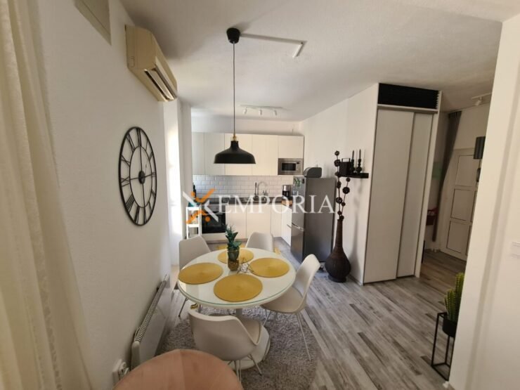 Flat F1269 – Zadar, Relja