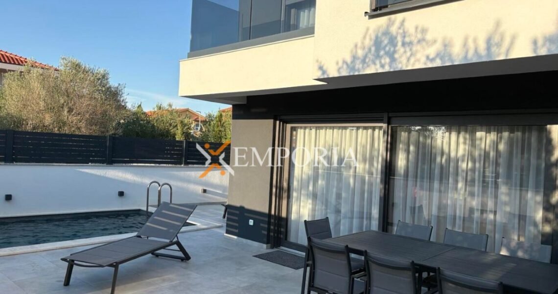 House H724 – Nin, Zaton