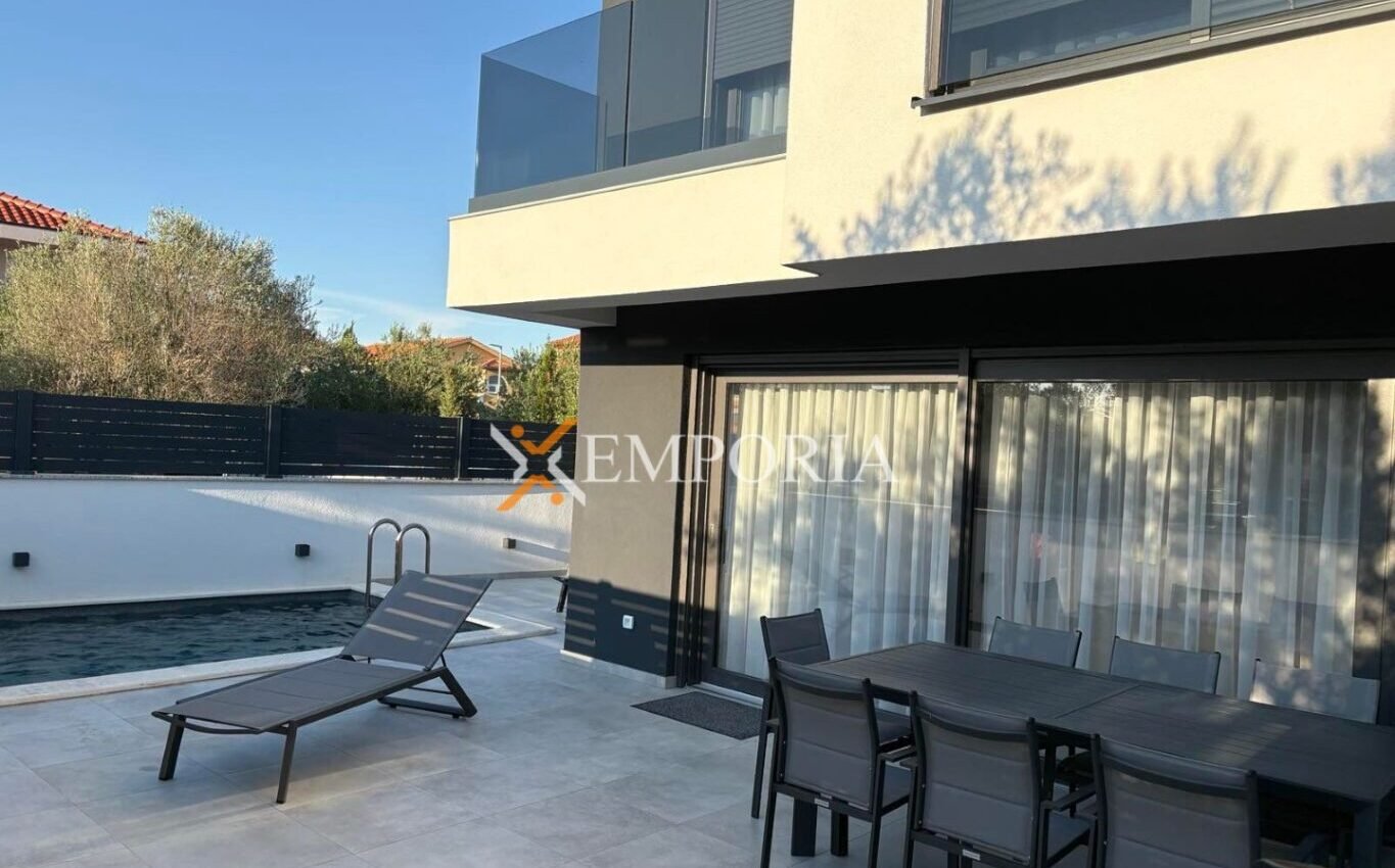 House H724 – Nin, Zaton