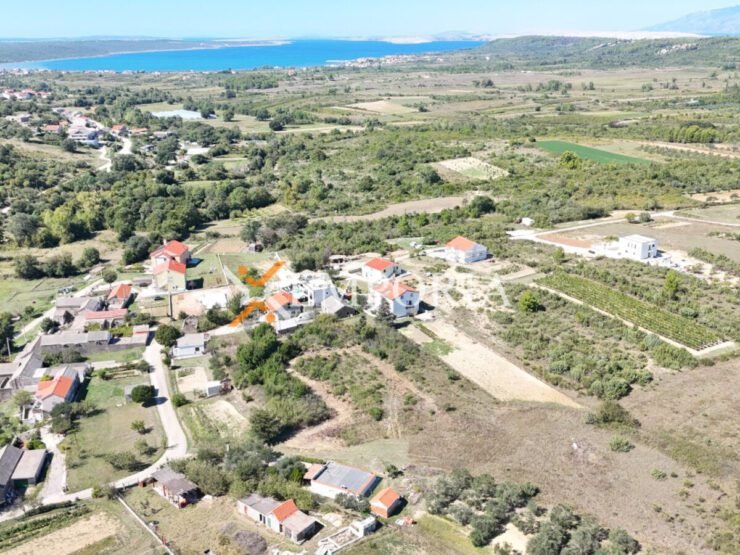 Urbanized land L528 – Radovin, Krneza