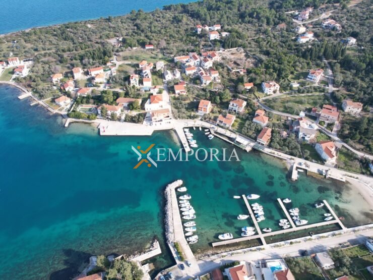 Urbanized land L533 – Island Ugljan, Lukoran