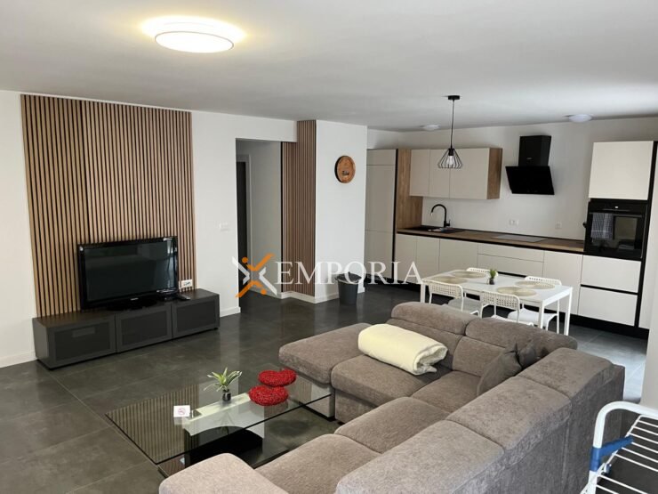 Flat F1375 – Biograd na Moru