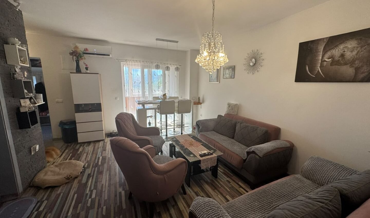 Apartment A1651 – Vir